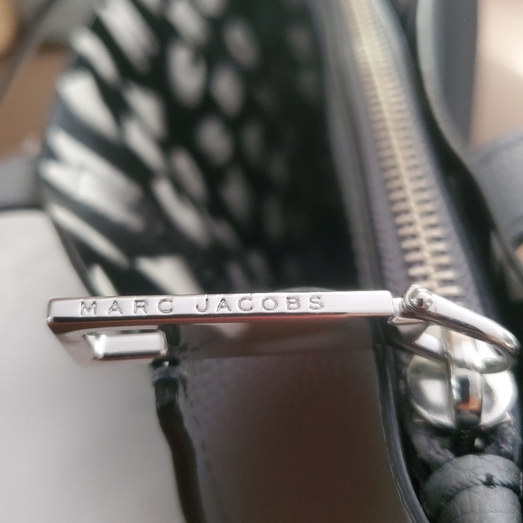 💯 Marc Jacobs Repeat Leather Tote NWOT - Picture 11 of 16